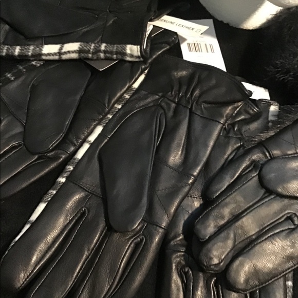 Brand new never worn black and white gloves - Picture 16 of 16